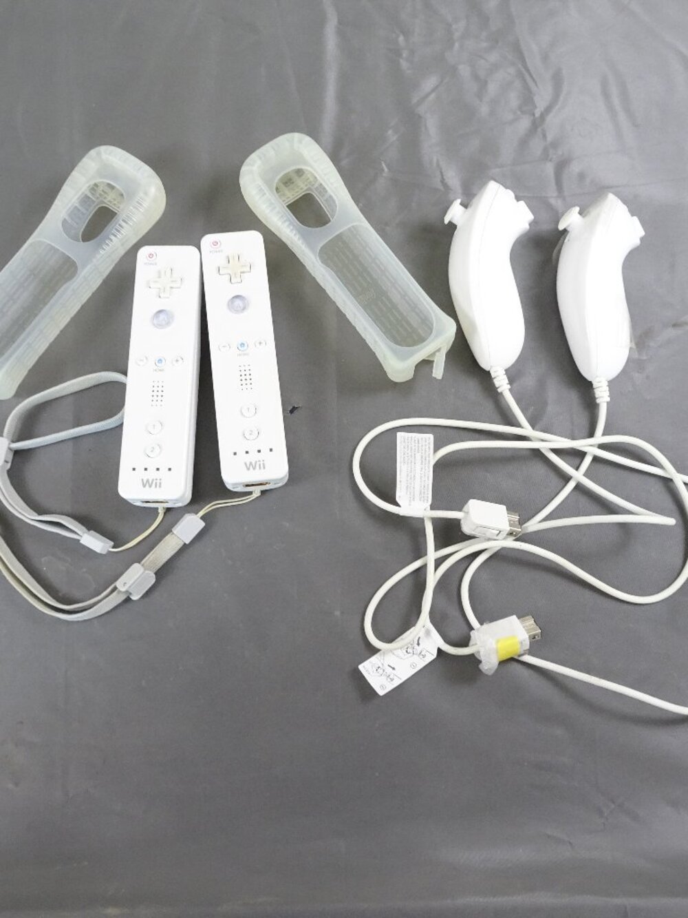 Set 2: Wii Remote & Nunchuck Controllers with silicone remote cover for Wii game